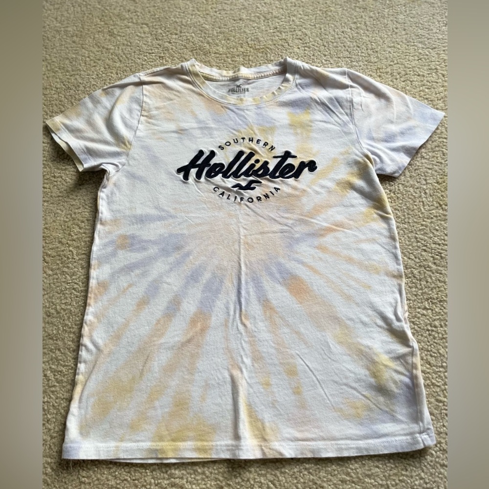 Hollister | light coral, light periwinkle, white tie dye tee